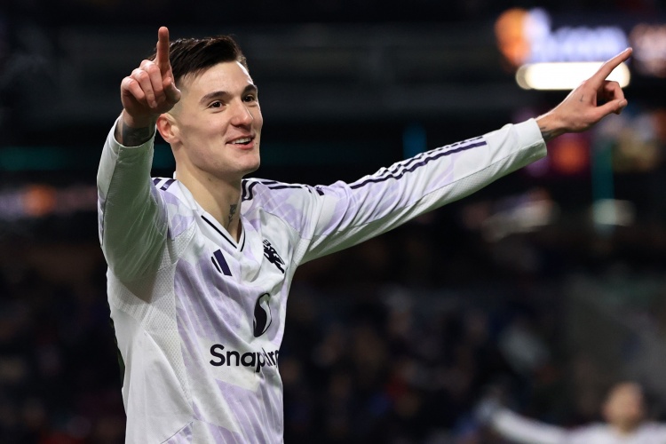 开云官方网站-10分钟内梅开二度！英超官方：曼联前锋舍什科当选本轮最佳球员