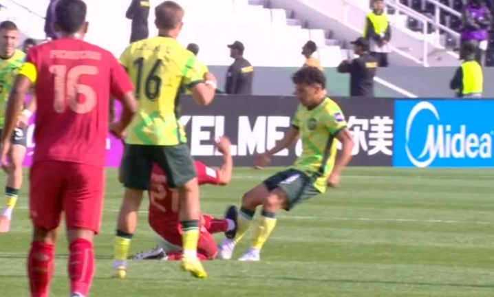 开云登录入口地址-U23国足小组赛末战利好！泰国队2人缺席，飞铲染红停赛2场