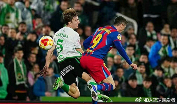 开云电子-莱万不慌！手握沙特美职联offer，巴萨却成最煎熬的人|巴塞罗那|罗伯特·莱万多夫斯基|罗马诺|贝克汉姆|欧冠_新浪体育_新浪新闻