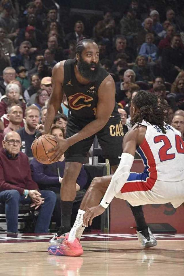 哈登一人撑起克里夫兰！7助攻激活1奇兵 “德国超跑”15分灭旧主|詹姆斯·哈登|骑士|活塞|三分球|泰森_新浪体育_新浪新闻